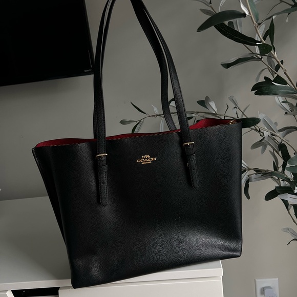 COACH Mollie Tote
Black/true red
Authentic. - Picture 1 of 5